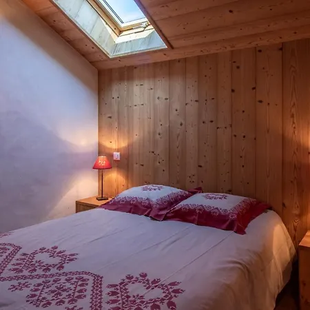 Gite Balneo Au Coeur Des Alpes Taninges Exterior photo