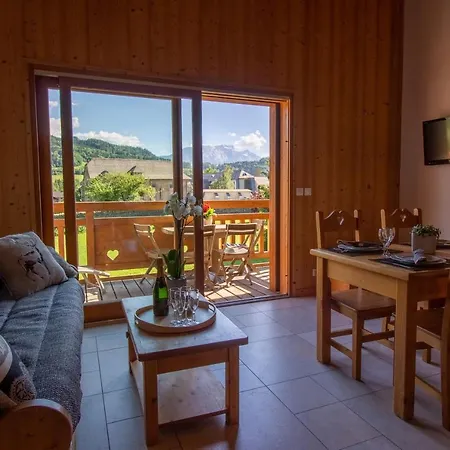Gite Balneo Au Coeur Des Alpes Taninges Exterior photo